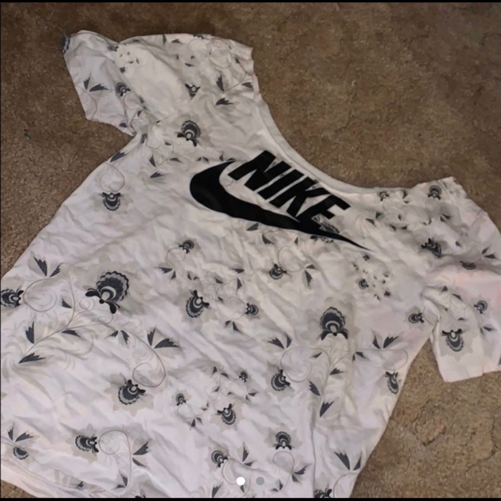 Nike, cut neck